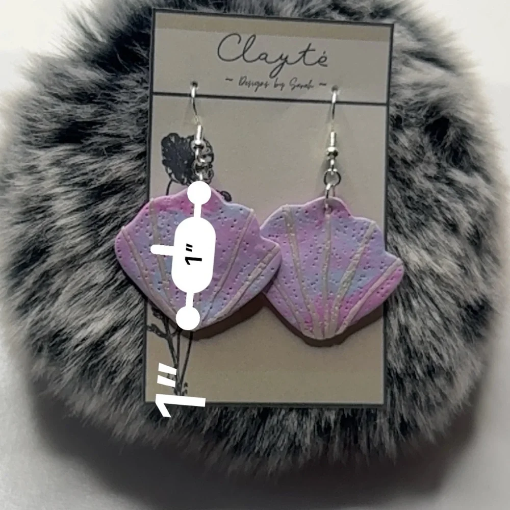 Polymer clay earrings 🐚
